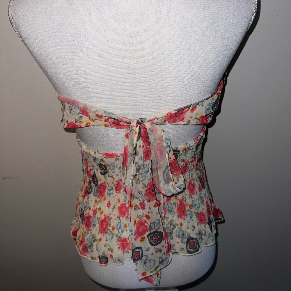 Amor Floral Sleeveless Blouse - Picture 3 of 5
